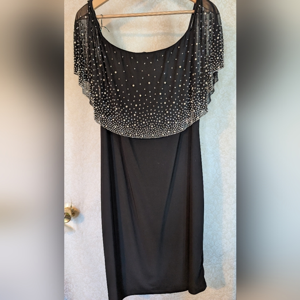 Roz & Ali Little Black Dress With Sheer Beaded Cape Neck Sleeve Detail Sz.Large - Picture 7 of 16